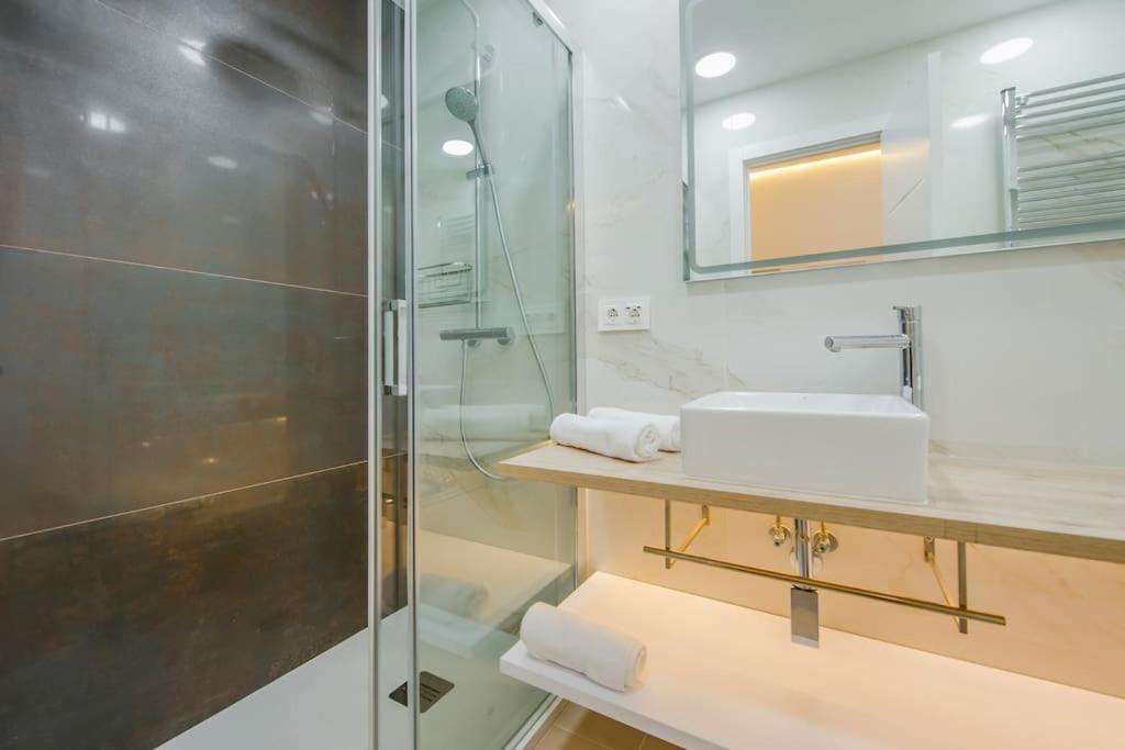 Suara Apartamentos 2 Madri Exterior foto